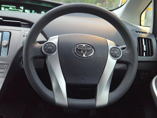 プリウス Ｓ　後期モデル　純正ＨＤＤナビ　ＣＤＤＶＤ再生可　バックカメラ　フロントカメラ　ＥＴＣ　スマートキー　イモビライザー　ステアリングリモコン　フォグランプ　ユーザー買取（33枚目）