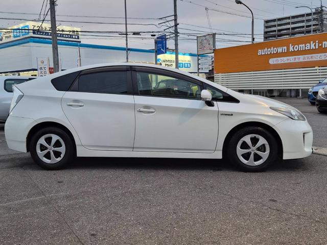 プリウス Ｓ　後期モデル　純正ＨＤＤナビ　ＣＤＤＶＤ再生可　バックカメラ　フロントカメラ　ＥＴＣ　スマートキー　イモビライザー　ステアリングリモコン　フォグランプ　ユーザー買取（38枚目）