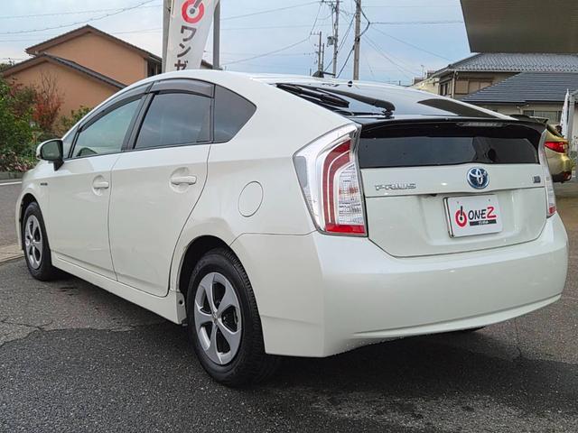 プリウス Ｓ　後期モデル　純正ＨＤＤナビ　ＣＤＤＶＤ再生可　バックカメラ　フロントカメラ　ＥＴＣ　スマートキー　イモビライザー　ステアリングリモコン　フォグランプ　ユーザー買取（42枚目）