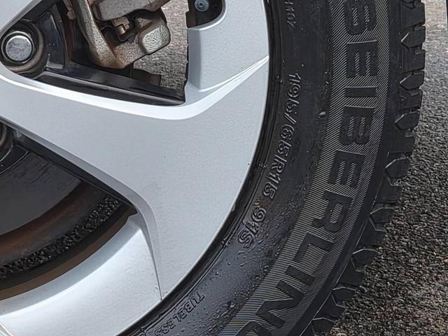 プリウス Ｓ　後期モデル　純正ＨＤＤナビ　ＣＤＤＶＤ再生可　バックカメラ　フロントカメラ　ＥＴＣ　スマートキー　イモビライザー　ステアリングリモコン　フォグランプ　ユーザー買取（51枚目）