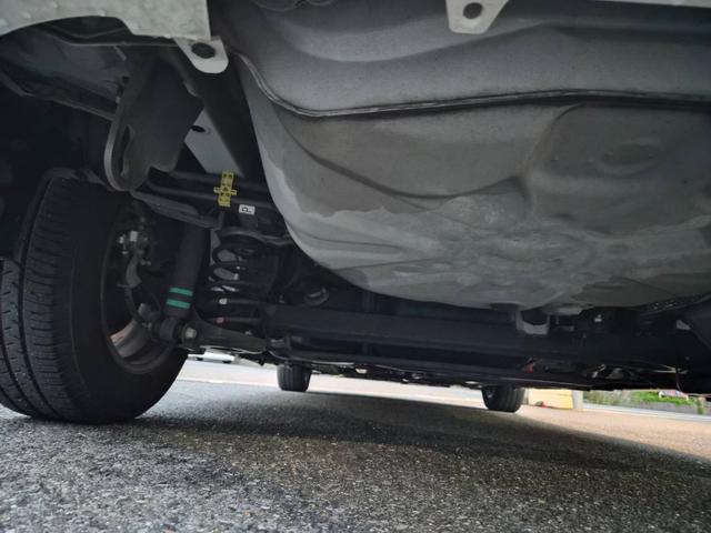 プリウス Ｓ　後期モデル　純正ＨＤＤナビ　ＣＤＤＶＤ再生可　バックカメラ　フロントカメラ　ＥＴＣ　スマートキー　イモビライザー　ステアリングリモコン　フォグランプ　ユーザー買取（55枚目）