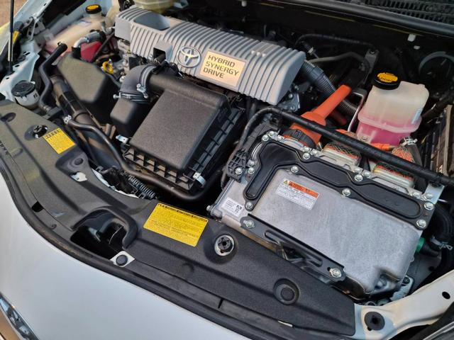 プリウス Ｓ　後期モデル　純正ＨＤＤナビ　ＣＤＤＶＤ再生可　バックカメラ　フロントカメラ　ＥＴＣ　スマートキー　イモビライザー　ステアリングリモコン　フォグランプ　ユーザー買取（57枚目）