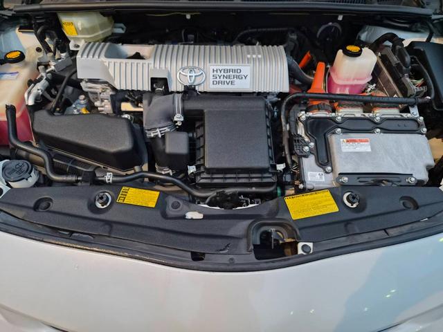 プリウス Ｓ　後期モデル　純正ＨＤＤナビ　ＣＤＤＶＤ再生可　バックカメラ　フロントカメラ　ＥＴＣ　スマートキー　イモビライザー　ステアリングリモコン　フォグランプ　ユーザー買取（58枚目）