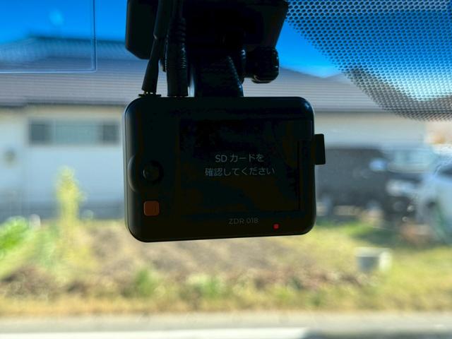 ランドクルーザープラド 　サンルーフ　リフトアップ　Ｍ／Ｔタイヤ（ＹＯＫＯＨＡＭＡ２０２５年製）　アルパイン９型ナビＴＶ　バックカメラ　前後ドライブレコーダー　ＥＴＣ　本革　ベンチレーション　クリアランスソナー　プリクラッシュ（9枚目）