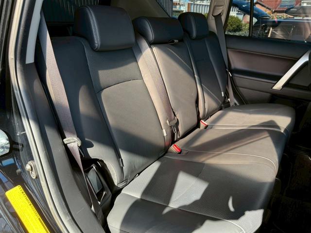 ランドクルーザープラド 　サンルーフ　リフトアップ　Ｍ／Ｔタイヤ（ＹＯＫＯＨＡＭＡ２０２５年製）　アルパイン９型ナビＴＶ　バックカメラ　前後ドライブレコーダー　ＥＴＣ　本革　ベンチレーション　クリアランスソナー　プリクラッシュ（17枚目）