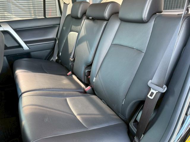 ランドクルーザープラド 　サンルーフ　リフトアップ　Ｍ／Ｔタイヤ（ＹＯＫＯＨＡＭＡ２０２５年製）　アルパイン９型ナビＴＶ　バックカメラ　前後ドライブレコーダー　ＥＴＣ　本革　ベンチレーション　クリアランスソナー　プリクラッシュ（19枚目）