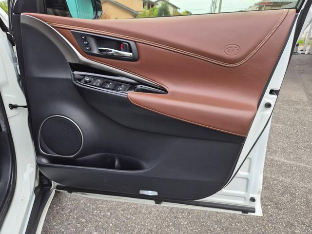 ハリアーハイブリッド プログレス　メタル　アンド　レザーパッケージ　ＴＲＤエアロ　サンルーフ　純正９型ナビＴＶ　パノラミックビュー　ＪＢＬサウンド　ＥＴＣ　茶革　シートヒーター　ベンチレーション　パワーシート　パワーバックドア　クリアランスソナー　セーフティセンス（27枚目）