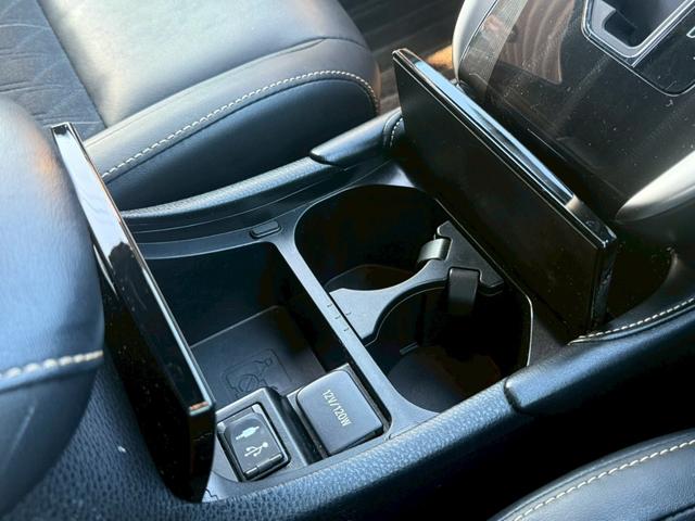 ハリアー プログレス　サンルーフ　ＴＲＤエアロ　純正９型ナビＴＶ　パノラミックビューモニター　ＪＢＬサウンド　ＥＴＣ　レーダークルーズ　パワーシート　パワーバックドア　プリクラッシュ　レーンキープアシスト（15枚目）