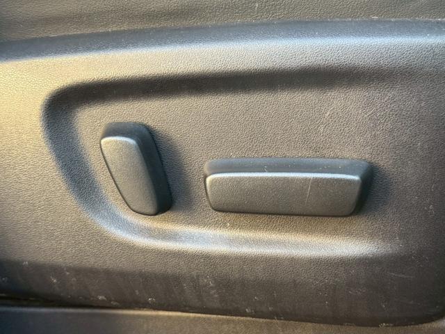 ヴェルファイア ２．５Ｚ　Ｇエディション　ワンオーナー　サンルーフ　アルパインＢＩＧＸ　バックカメラ　ドライブレコーダー　ＥＴＣ　両側パワースライドドア　パワーシート　シートメモリー　ステアリングヒーター　クリアランスソナー　ユーザー買取（12枚目）