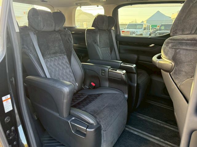 ヴェルファイア ２．５Ｚ　Ｇエディション　ワンオーナー　サンルーフ　アルパインＢＩＧＸ　バックカメラ　ドライブレコーダー　ＥＴＣ　両側パワースライドドア　パワーシート　シートメモリー　ステアリングヒーター　クリアランスソナー　ユーザー買取（17枚目）