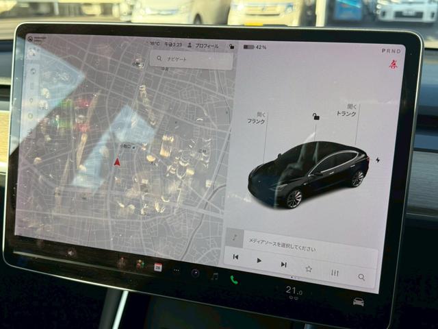【ナビゲーション】大型ディスプレイではナビゲーション表示をはじめ、車両設定やスマホ接続等、ありとあらゆる操作が可能。