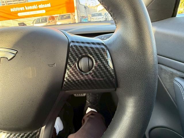 【ステアリング周り】内装コンディションは良好、程度には自信がございます。