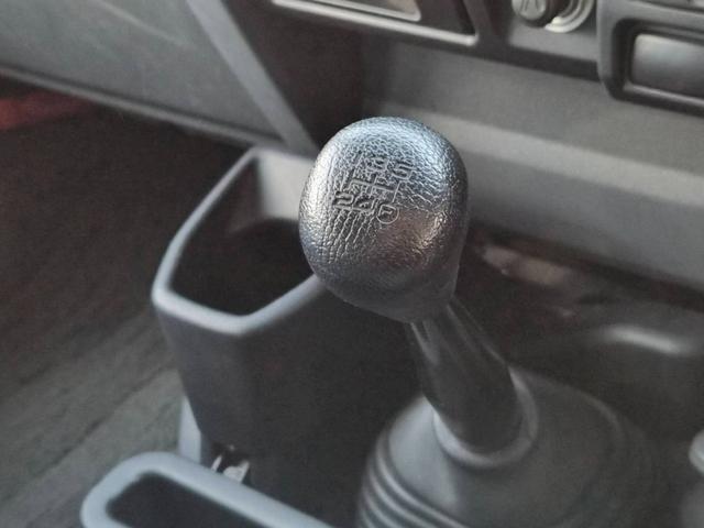 ランドクルーザー７０ バン　ＢＦグッドリッチＡ／Ｔタイヤ（２６５／７０Ｒ１６）　純正ナビＴＶ　ドライブレコーダー　ＥＴＣ　社外１６インチホイール　キーレスエントリー　イモビライザー　サイドバイザー　フォグランプ　３０周年記念（12枚目）