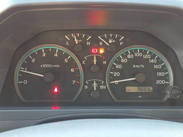 ランドクルーザー７０ バン　ＢＦグッドリッチＡ／Ｔタイヤ（２６５／７０Ｒ１６）　純正ナビＴＶ　ドライブレコーダー　ＥＴＣ　社外１６インチホイール　キーレスエントリー　イモビライザー　サイドバイザー　フォグランプ　３０周年記念（24枚目）