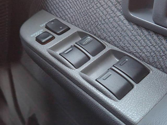 ランドクルーザー７０ バン　ＢＦグッドリッチＡ／Ｔタイヤ（２６５／７０Ｒ１６）　純正ナビＴＶ　ドライブレコーダー　ＥＴＣ　社外１６インチホイール　キーレスエントリー　イモビライザー　サイドバイザー　フォグランプ　３０周年記念（27枚目）