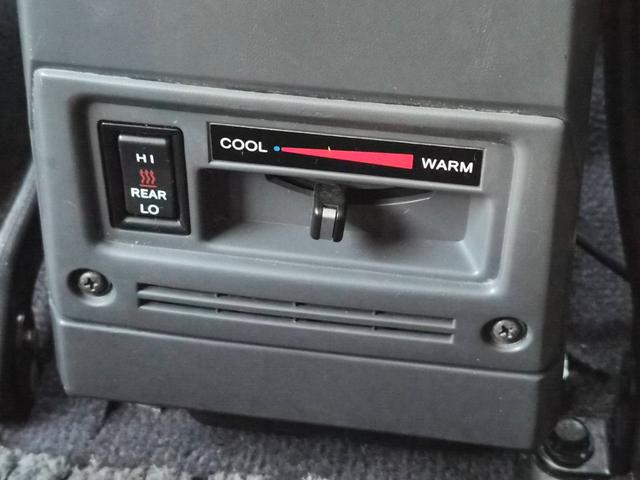 ランドクルーザー７０ バン　ＢＦグッドリッチＡ／Ｔタイヤ（２６５／７０Ｒ１６）　純正ナビＴＶ　ドライブレコーダー　ＥＴＣ　社外１６インチホイール　キーレスエントリー　イモビライザー　サイドバイザー　フォグランプ　３０周年記念（28枚目）