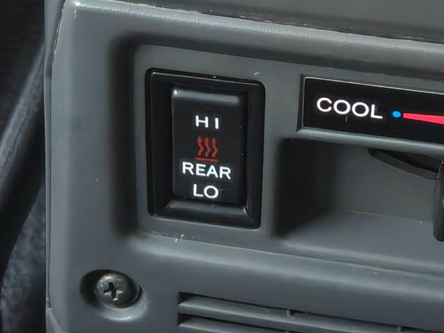 ランドクルーザー７０ バン　ＢＦグッドリッチＡ／Ｔタイヤ（２６５／７０Ｒ１６）　純正ナビＴＶ　ドライブレコーダー　ＥＴＣ　社外１６インチホイール　キーレスエントリー　イモビライザー　サイドバイザー　フォグランプ　３０周年記念（29枚目）