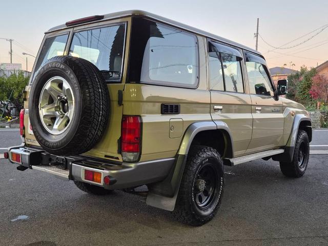 ランドクルーザー７０ バン　ＢＦグッドリッチＡ／Ｔタイヤ（２６５／７０Ｒ１６）　純正ナビＴＶ　ドライブレコーダー　ＥＴＣ　社外１６インチホイール　キーレスエントリー　イモビライザー　サイドバイザー　フォグランプ　３０周年記念（38枚目）