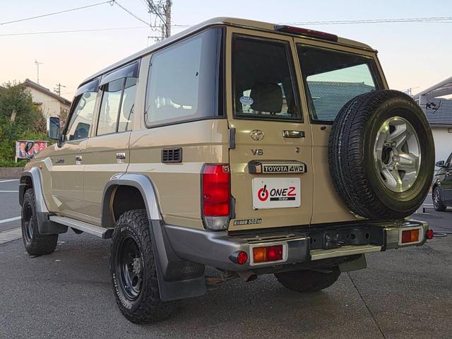 ランドクルーザー７０ バン　ＢＦグッドリッチＡ／Ｔタイヤ（２６５／７０Ｒ１６）　純正ナビＴＶ　ドライブレコーダー　ＥＴＣ　社外１６インチホイール　キーレスエントリー　イモビライザー　サイドバイザー　フォグランプ　３０周年記念（40枚目）
