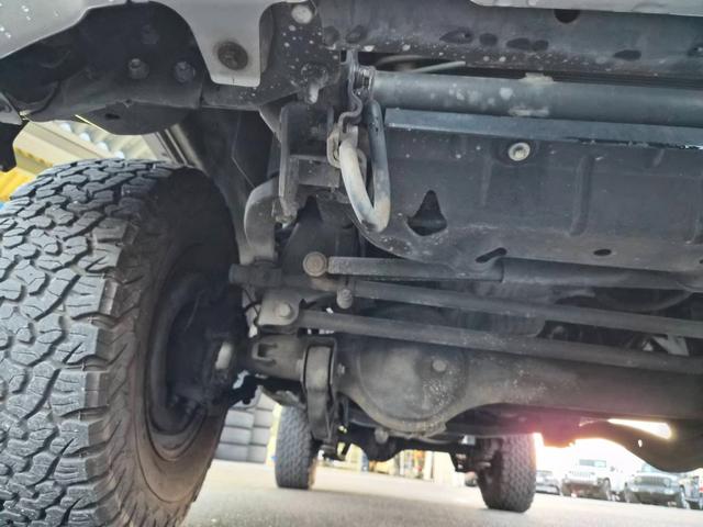 ランドクルーザー７０ バン　ＢＦグッドリッチＡ／Ｔタイヤ（２６５／７０Ｒ１６）　純正ナビＴＶ　ドライブレコーダー　ＥＴＣ　社外１６インチホイール　キーレスエントリー　イモビライザー　サイドバイザー　フォグランプ　３０周年記念（53枚目）