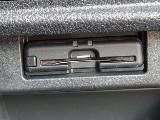 エルグランド ２５０ハイウェイスタープレミアム　純正１０型ナビＴＶ　フリップダウンモニター　アラウンドビューモニター　ＥＴＣ　両側パワースライドドア　パワーバックドア　レザーシート　シートヒーター　衝突軽減　レーダークルーズ（9枚目）