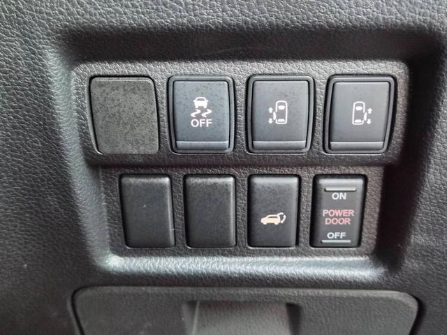 エルグランド ２５０ハイウェイスタープレミアム　純正１０型ナビＴＶ　フリップダウンモニター　アラウンドビューモニター　ＥＴＣ　両側パワースライドドア　パワーバックドア　レザーシート　シートヒーター　衝突軽減　レーダークルーズ（10枚目）