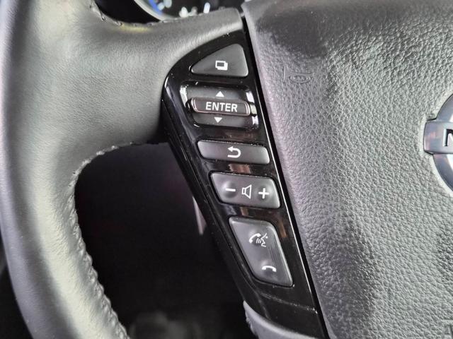 エルグランド ２５０ハイウェイスタープレミアム　純正１０型ナビＴＶ　フリップダウンモニター　アラウンドビューモニター　ＥＴＣ　両側パワースライドドア　パワーバックドア　レザーシート　シートヒーター　衝突軽減　レーダークルーズ（12枚目）