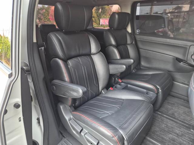 エルグランド ２５０ハイウェイスタープレミアム　純正１０型ナビＴＶ　フリップダウンモニター　アラウンドビューモニター　ＥＴＣ　両側パワースライドドア　パワーバックドア　レザーシート　シートヒーター　衝突軽減　レーダークルーズ（17枚目）