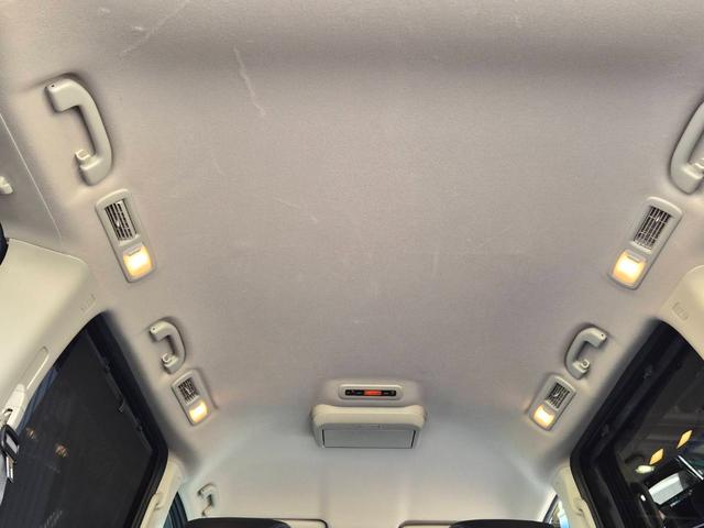 エルグランド ２５０ハイウェイスタープレミアム　純正１０型ナビＴＶ　フリップダウンモニター　アラウンドビューモニター　ＥＴＣ　両側パワースライドドア　パワーバックドア　レザーシート　シートヒーター　衝突軽減　レーダークルーズ（24枚目）