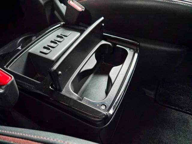 エルグランド ２５０ハイウェイスタープレミアム　純正１０型ナビＴＶ　フリップダウンモニター　アラウンドビューモニター　ＥＴＣ　両側パワースライドドア　パワーバックドア　レザーシート　シートヒーター　衝突軽減　レーダークルーズ（29枚目）