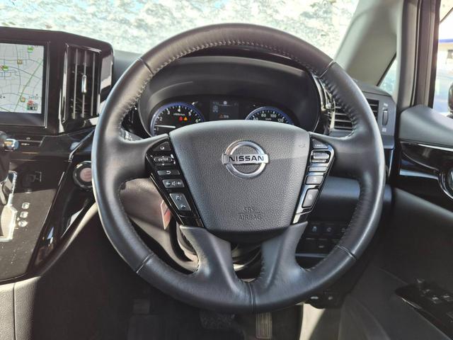 エルグランド ２５０ハイウェイスタープレミアム　純正１０型ナビＴＶ　フリップダウンモニター　アラウンドビューモニター　ＥＴＣ　両側パワースライドドア　パワーバックドア　レザーシート　シートヒーター　衝突軽減　レーダークルーズ（38枚目）