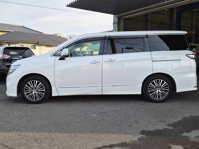 エルグランド ２５０ハイウェイスタープレミアム　純正１０型ナビＴＶ　フリップダウンモニター　アラウンドビューモニター　ＥＴＣ　両側パワースライドドア　パワーバックドア　レザーシート　シートヒーター　衝突軽減　レーダークルーズ（43枚目）