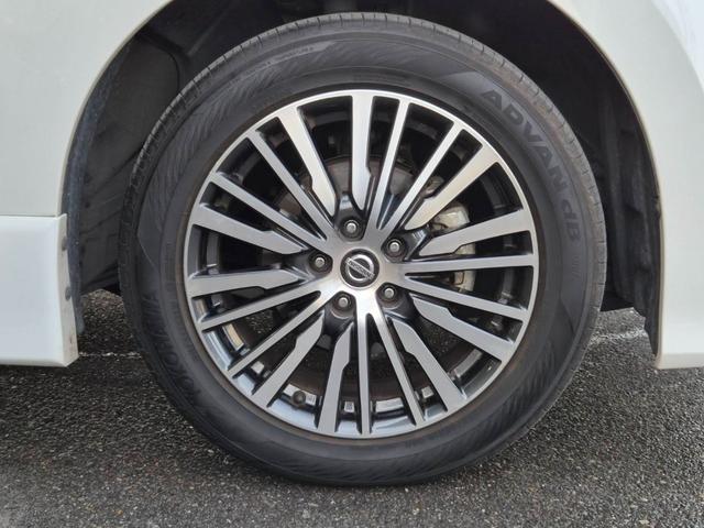 エルグランド ２５０ハイウェイスタープレミアム　純正１０型ナビＴＶ　フリップダウンモニター　アラウンドビューモニター　ＥＴＣ　両側パワースライドドア　パワーバックドア　レザーシート　シートヒーター　衝突軽減　レーダークルーズ（52枚目）