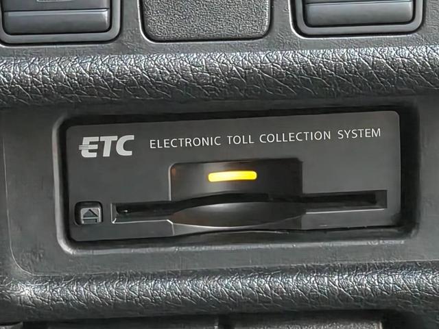 エクストレイル ２０Ｘ　３列７人乗り　地デジコネクトナビ　アラウンドビューモニター　ビルトインＥＴＣ　クルーズコントロール　シートヒーター　ミラーヒーター　ヒルディセントコントロール　フォグランプ　ルーフレール　４ＷＤ（8枚目）