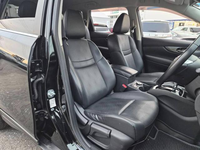 エクストレイル ２０Ｘ　３列７人乗り　地デジコネクトナビ　アラウンドビューモニター　ビルトインＥＴＣ　クルーズコントロール　シートヒーター　ミラーヒーター　ヒルディセントコントロール　フォグランプ　ルーフレール　４ＷＤ（14枚目）