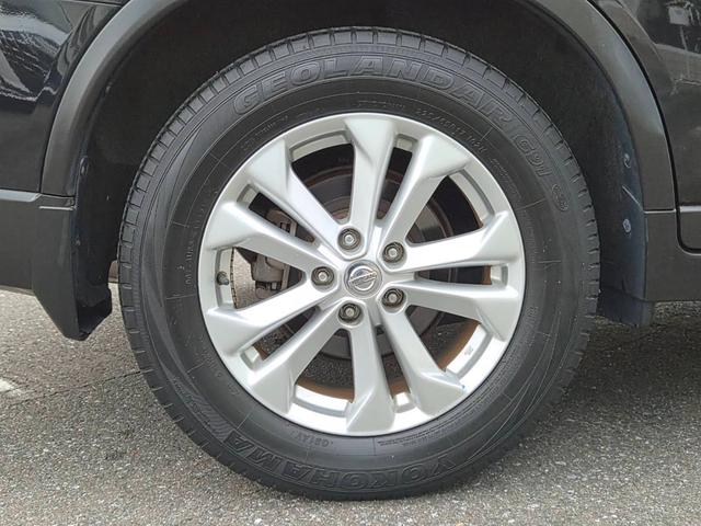 エクストレイル ２０Ｘ　３列７人乗り　地デジコネクトナビ　アラウンドビューモニター　ビルトインＥＴＣ　クルーズコントロール　シートヒーター　ミラーヒーター　ヒルディセントコントロール　フォグランプ　ルーフレール　４ＷＤ（52枚目）