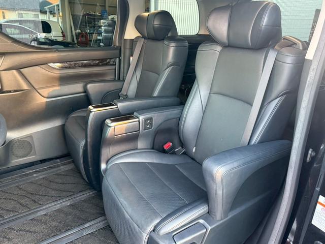 アルファード ２．５Ｓ　Ｃパッケージ　モデリスタエアロ　サンルーフ　アルパイン１１型ナビＴＶ　アルパイン１２．８型後席モニター　ＥＴＣ　両側パワースライドドア　ベンチレーション　セーフティセンス　パワーバックドア　３眼ＬＥＤ（17枚目）