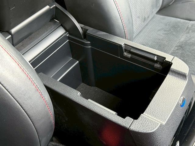 ハリアー プログレス　モデリスタエアロ（ＬＥＤ付）　メーカーナビＴＶ　パノラミックビュー　ＪＢＬサウンド　前後ドライブレコーダー　ＥＴＣ２．０　パワーシート　パワーバックドア　プリクラッシュ　レーダークルーズ　後期モデル（32枚目）