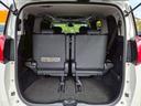 【ラゲッジルーム】ご覧の通りの広々ラゲッジは日常使いにアウトドア、どちらも難なく対応可能。