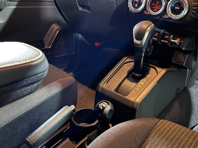 ジムニーシエラ ＪＣ　９インチディスプレイオーディオ／Ａｐｐｌｅ　ｃａｒｐｌａｙ／デルタフォースアルミ／ＤＵＮＬＯＰマッドテレーンタイヤ／バックカメラ／ＥＴＣ／デジタルインナーミラー／フルエアロ／車検対応マフラー（18枚目）