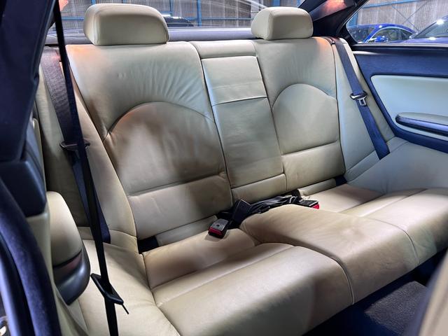 M3 M3クーペ M3クーペ(5名)左ハンドル/6速MT/サンルーフ/フェニックスイエロー/直列6気筒エンジン/BBS18インチアルミホイール/ETC/イエローレザー内装(7枚目)