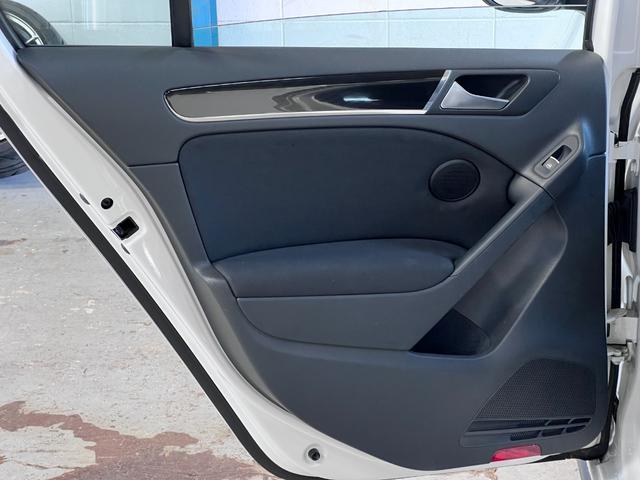 ゴルフ ＧＴＩ　ＧＴＩ（５名）ディスプレイオーディオ／ＡＩＲＬＩＦＴエアサス／ＰＯＫＡＬアルミホイール／６速ＤＳＧ／ターボ／パドルシフト／ＢＬＵＥＴＯＯＴＨ／パワーウインドウ／ＬＥＤフォグランプ（10枚目）