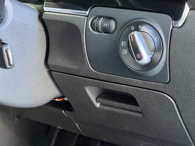 ゴルフ ＧＴＩ　ＧＴＩ（５名）ディスプレイオーディオ／ＡＩＲＬＩＦＴエアサス／ＰＯＫＡＬアルミホイール／６速ＤＳＧ／ターボ／パドルシフト／ＢＬＵＥＴＯＯＴＨ／パワーウインドウ／ＬＥＤフォグランプ（16枚目）