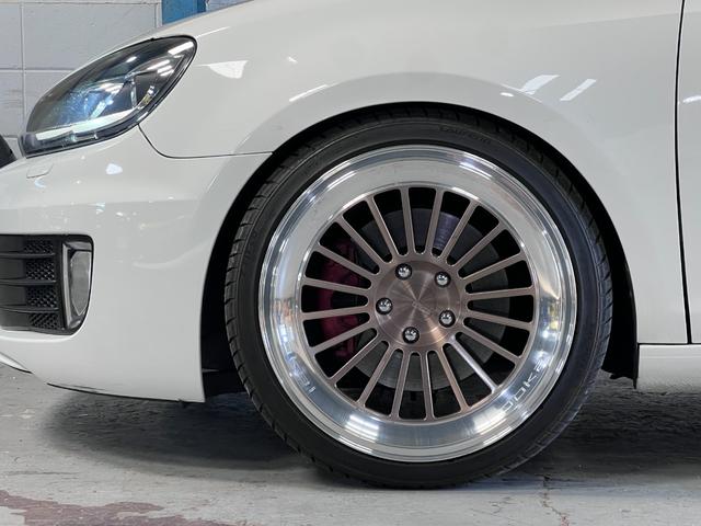 ゴルフ ＧＴＩ　ＧＴＩ（５名）ディスプレイオーディオ／ＡＩＲＬＩＦＴエアサス／ＰＯＫＡＬアルミホイール／６速ＤＳＧ／ターボ／パドルシフト／ＢＬＵＥＴＯＯＴＨ／パワーウインドウ／ＬＥＤフォグランプ（21枚目）