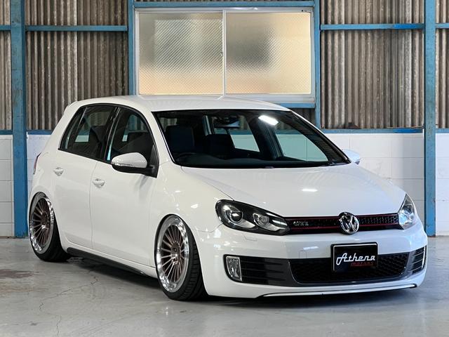 ゴルフ ＧＴＩ　ＧＴＩ（５名）ディスプレイオーディオ／ＡＩＲＬＩＦＴエアサス／ＰＯＫＡＬアルミホイール／６速ＤＳＧ／ターボ／パドルシフト／ＢＬＵＥＴＯＯＴＨ／パワーウインドウ／ＬＥＤフォグランプ（43枚目）