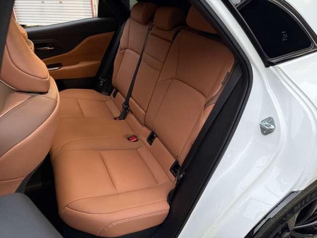 クラウンスポーツ Ｚ　Ｅ－Ｆｏｕｒ　４ＷＤ　ＣＰＣプレミアムダブルＧＮ　マットロイヤルタイプ　ラゲージマットベーシックタイプ　プロジェクションカーテシイルミ　サイドエンブレム　　カットフィルム（36枚目）