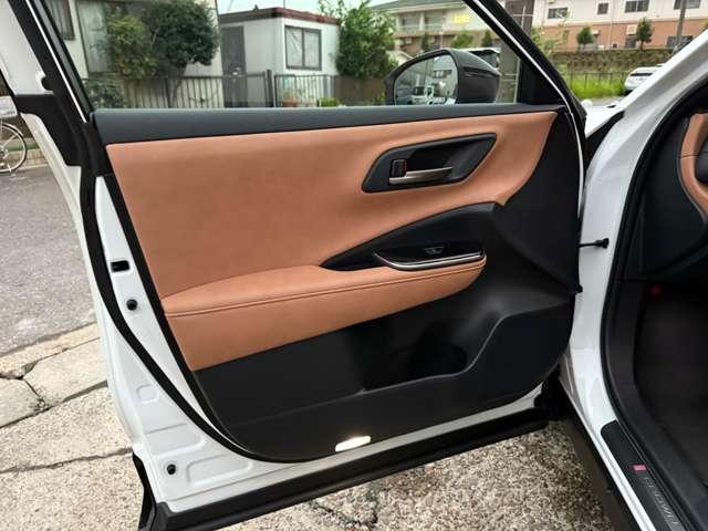 クラウンスポーツ Ｚ　Ｅ－Ｆｏｕｒ　４ＷＤ　ＣＰＣプレミアムダブルＧＮ　マットロイヤルタイプ　ラゲージマットベーシックタイプ　プロジェクションカーテシイルミ　サイドエンブレム　　カットフィルム（51枚目）