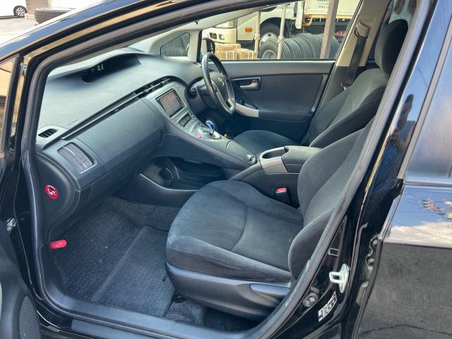 プリウス Ｓ　純正ナビ　ＴＶ　ＥＴＣ　Ｂカメラ（19枚目）