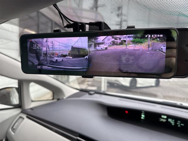 プリウス Ｓ　ＬＥＤエディション　１０インチディスプレイオーディオ　カープレイ　前後ドラレコ　ＥＴＣＢｌｕｅｔｏｏｔｈ　バックカメラ　オートライト　ＬＥＤヘッドランプヘッドライトウォッシャー　　スマートキー　電動格納ミラー　記録簿（4枚目）