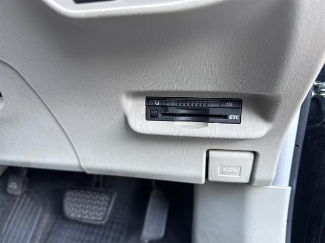プリウス Sマイコーデ 後期 禁煙車 フルセグ Bluetooth バックカメラ ETC CD DVD ハーフレザー LEDライト LEDフォグ オートエアコン キーレスバイザー TVキャンセラー プッシュスタート(10枚目)